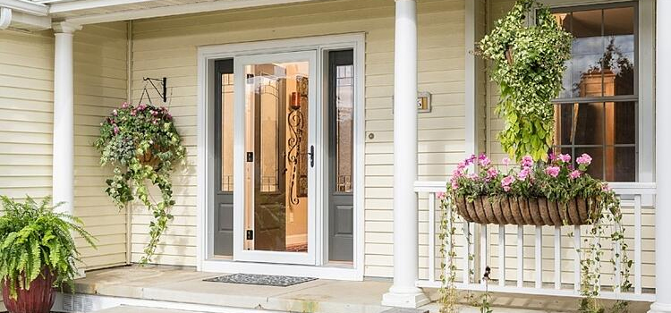 screen door installation in La Ca