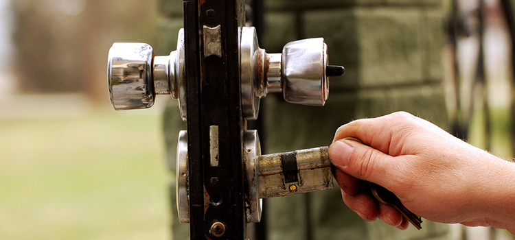 front door latch repair La Ca