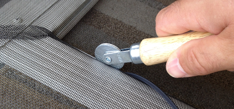 metal screen door repair in La Ca