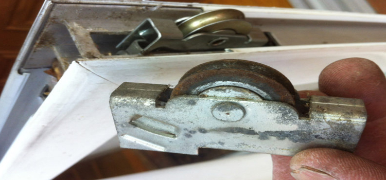 screen door roller repair in La Ca